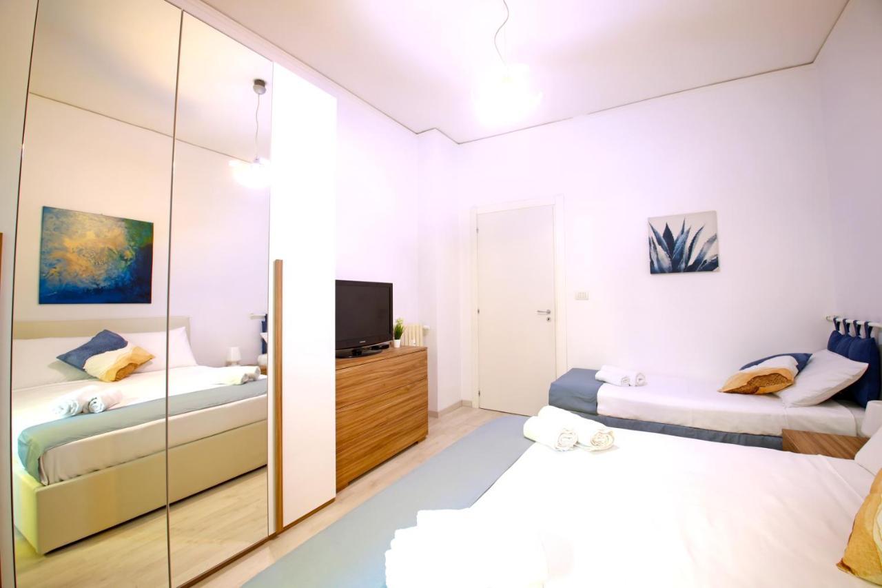 דירות נאפולי Hostly - Vittoria House - Near The Center With Private Parking מראה חיצוני תמונה