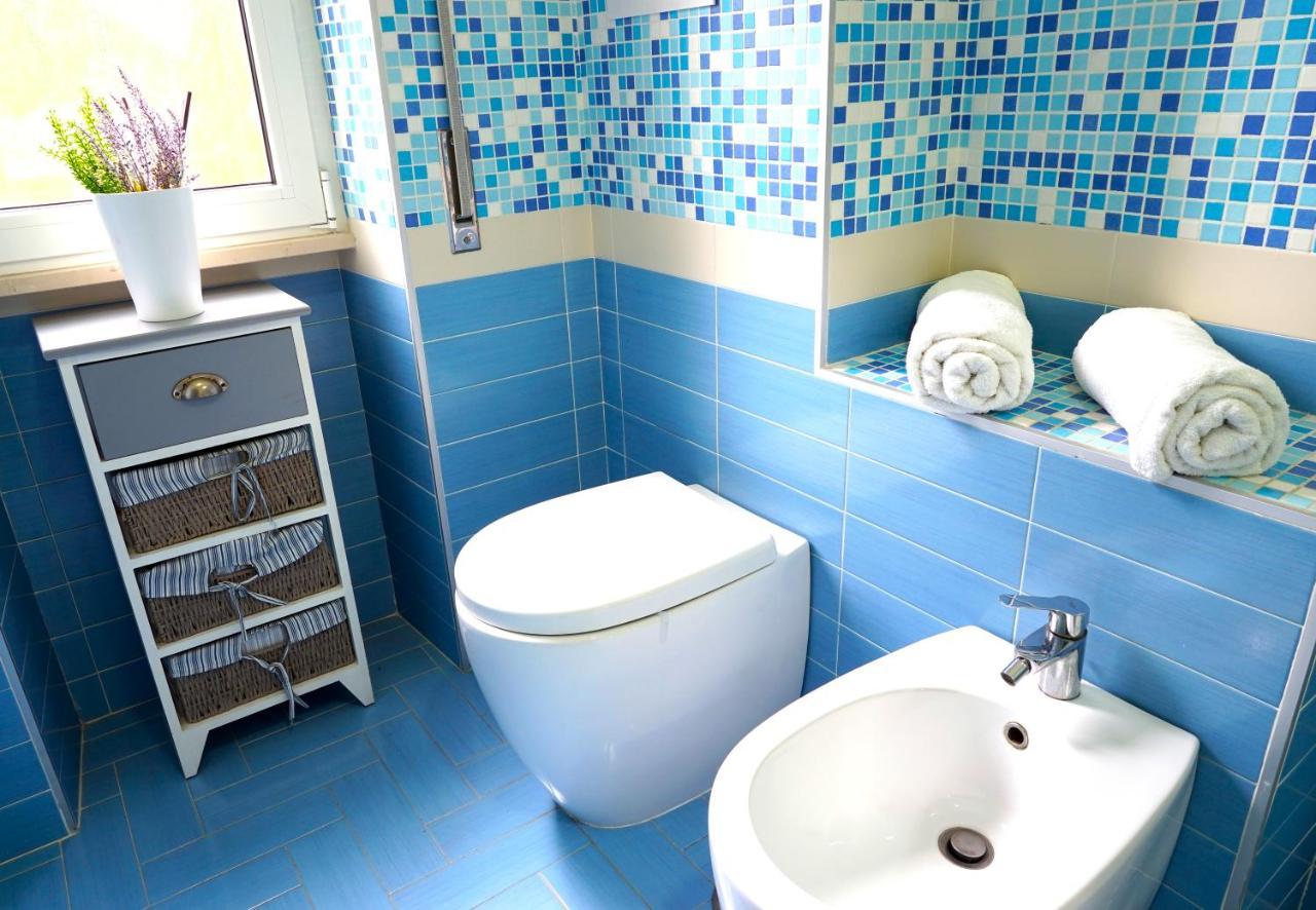 דירות נאפולי Hostly - Vittoria House - Near The Center With Private Parking מראה חיצוני תמונה