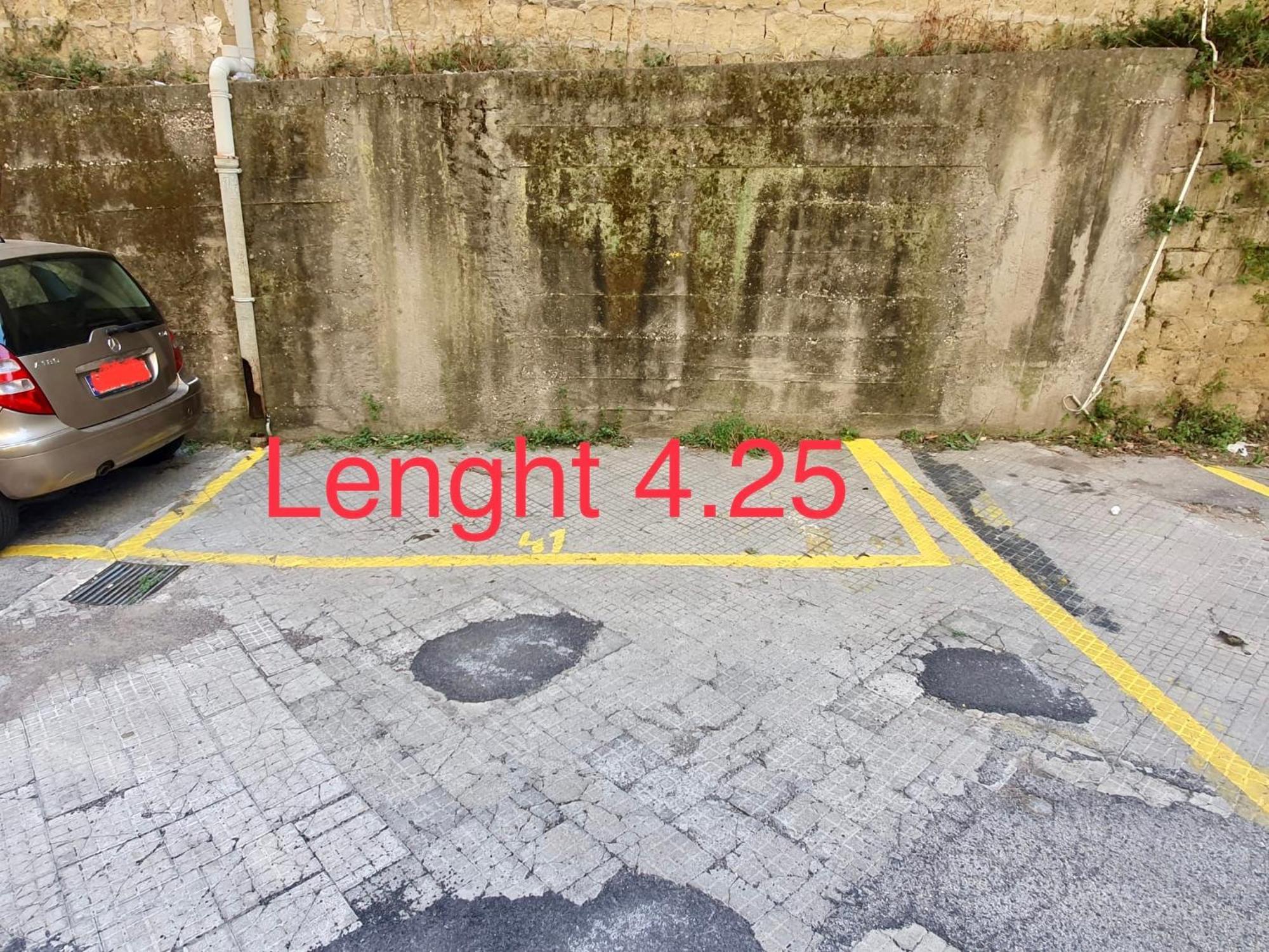 דירות נאפולי Hostly - Vittoria House - Near The Center With Private Parking מראה חיצוני תמונה