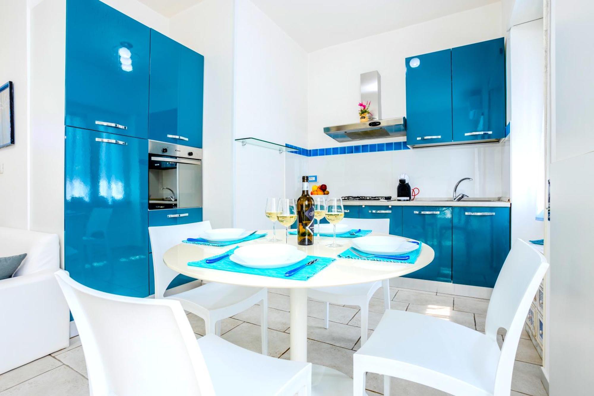 דירות נאפולי Hostly - Vittoria House - Near The Center With Private Parking מראה חיצוני תמונה
