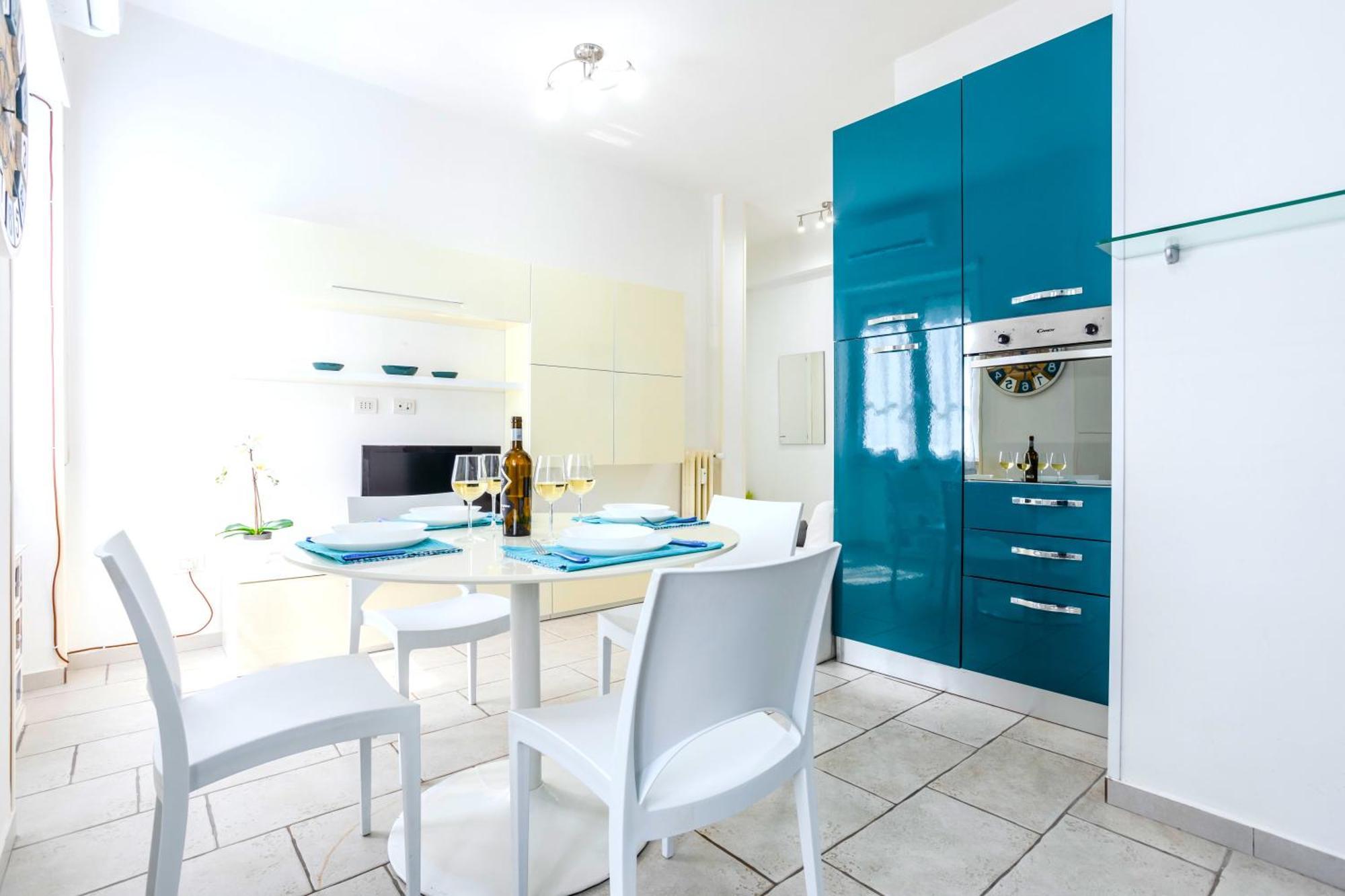 דירות נאפולי Hostly - Vittoria House - Near The Center With Private Parking מראה חיצוני תמונה
